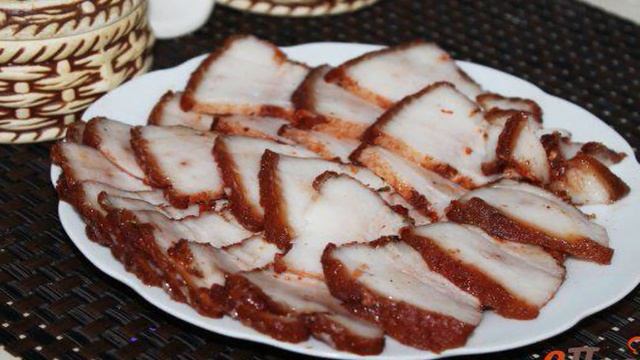 Вареное сало со специями