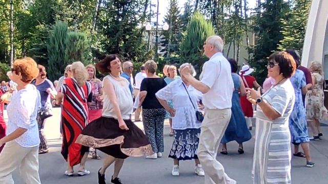 ПОМНЮ, ПОМНЮ Я РАСЦВЕЛА ЛЮБОВЬ! ИЮЛЬ 2023 ТАНЦЫ ХАРЬКОВ УКРАИНА