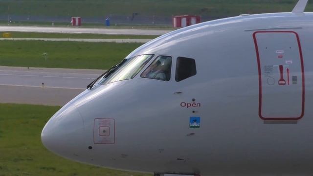 Часть 2. Самолёты крупным планом после посадки. Аэропо? смотреть онлайн