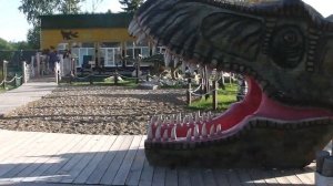 Динозавр съел человека