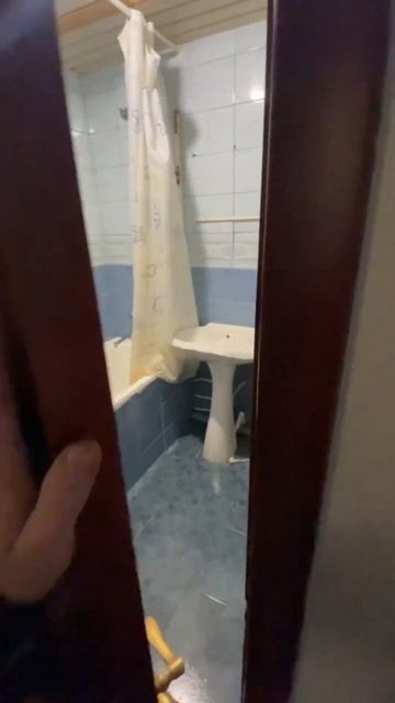 Демонтаж плитки в ванной комнате под ключ. Звоните:892264 смотреть онлайн