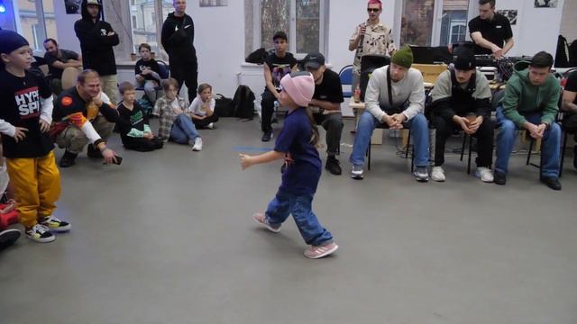 top16 1x1 до 9 лет bboy Lil Dimon vs bgirl Antibantik - ALL OPTION break dance battle