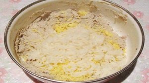 Рыбные котлеты с отварным рисом и сыром