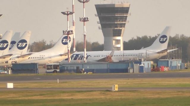 Ютэйр Пилоты за работой-2 Иркутск рейс UTA465 Boeing-737 takeoff UUW