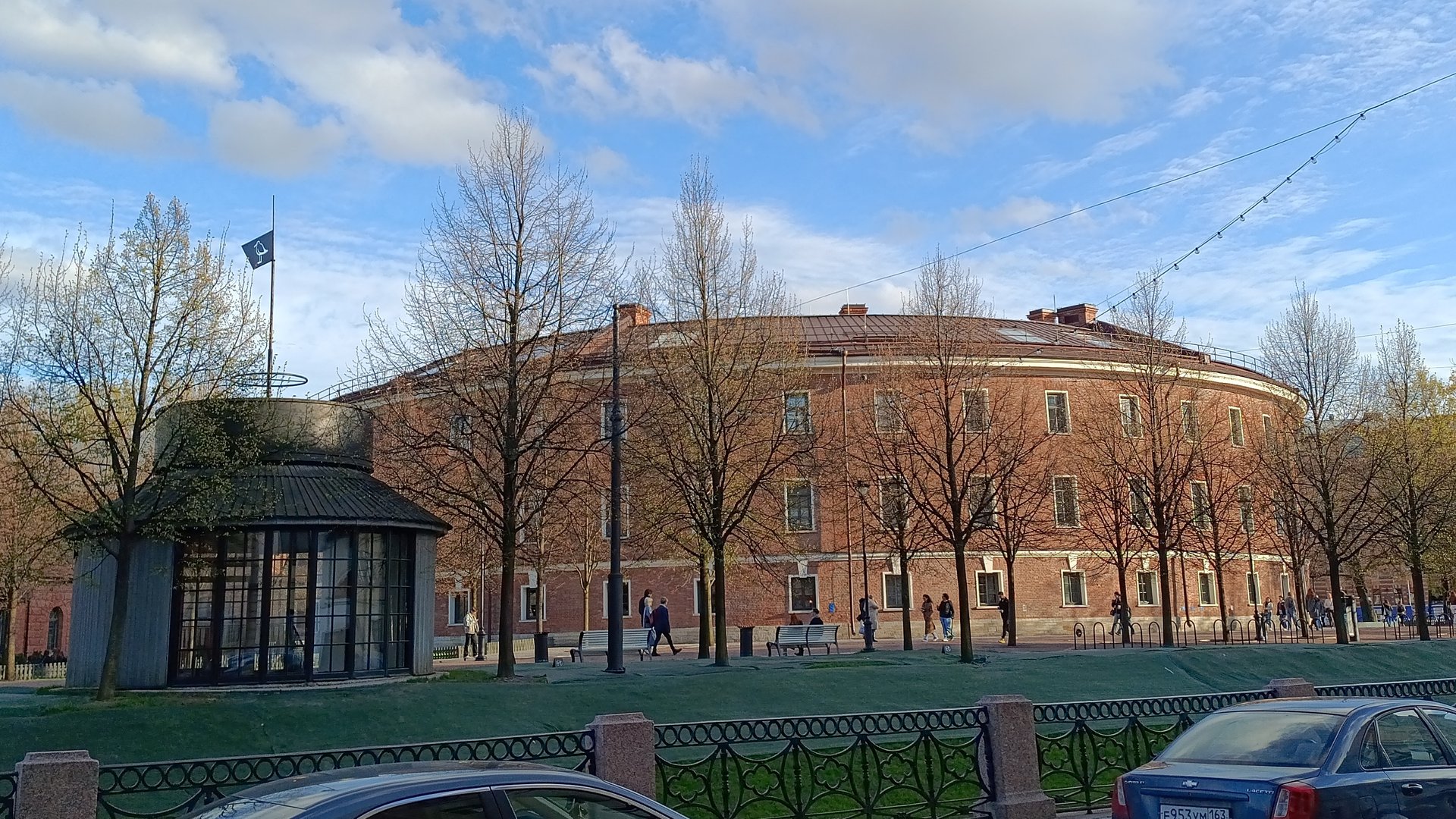 Весенняя прогулка на Новой Голландии смотреть онлайн