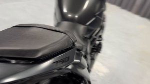 Suzuki GSR 750 2013