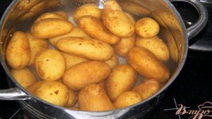 Молодой картофель А-ля салтимбока