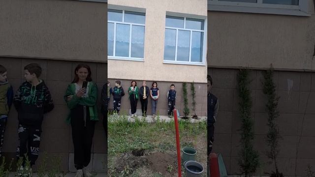 16.05.24 г. Посадка деревьев на алее Дружбы в школе номер 1 смотреть онлайн