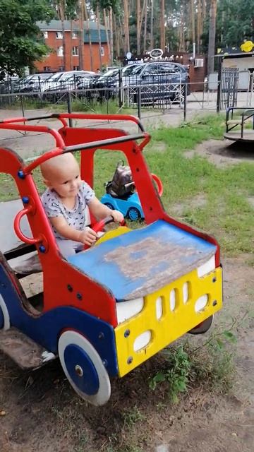 оказывается есть детская площадка  на олимпике вор?