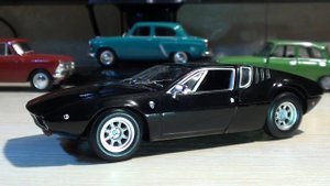 1/43 1967 De Tomaso Mangusta (Maxichamps)