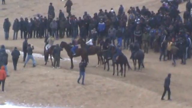 Конные скачки в с. Ансалта (Лошадь ТУЗ) 10 марта 2012 г. смотреть онлайн