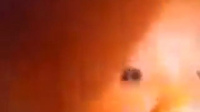 Пацан угарает от того что сам себя снимает. смотреть онлайн