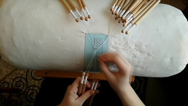 Урок 1 Кружевоплетение. Парная техника плетения. Простая решётка в ползаплёта