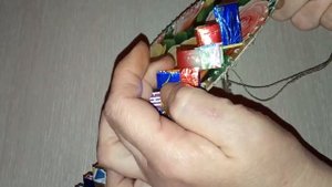 Фантики от конфет не выбрасываю,мастерю их них шкатулки