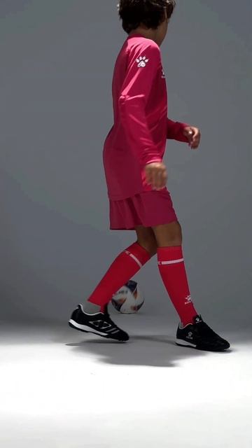 Яркая форма для вратаря KELME детская (красная)/ Bright KELME goa смотреть онлайн