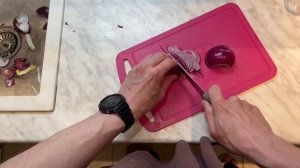 Как правильно резать лук | Быстро, безопасно и без слёз | EverydayKitchenChat