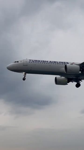 Самолёт Приземляется - самая популярная фото точка Ба? смотреть онлайн