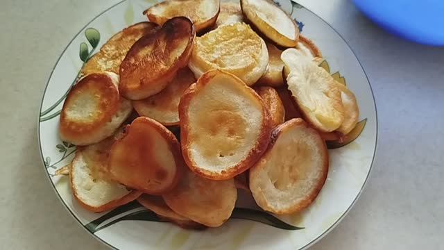 ОЛАДЬИ НА КЕФИРЕ БЫСТРО И ОЧЕНЬ ПРОСТО