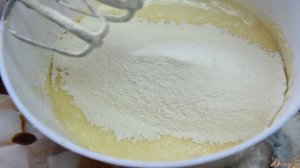 Пирог с клубникой из мультиварки