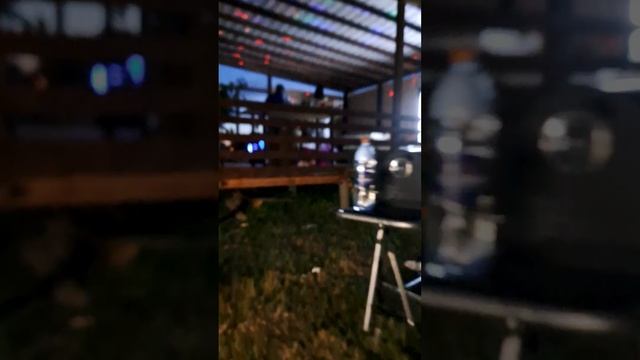 Вечеринки открытом воздухе на берегу реки Мста. Крыта? смотреть онлайн