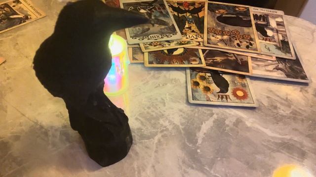 Четыре королевы 👸 какой мужчина ждёт с вами встречи ? смотреть онлайн