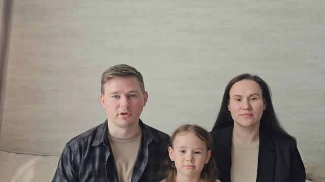"Утро Победы", А.Сурков. читают Усольцевы Арина,Ольга Сергеевна и Владимир Сергеевич