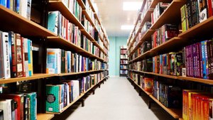 В Нижневартовске обновили старейшую библиотеку