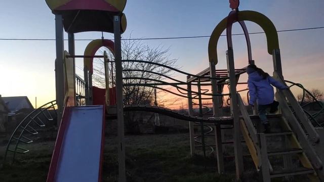 ОБЗОР ДЕТСКОЙ ПЛОЩАДКИ. НОВОЕ ВИДЕО смотреть онлайн