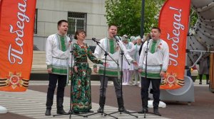 Ехал я из Берлина
Слова: Лев Иванович Ошанин
Музыка: Исаак Осипович Дунаевский