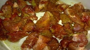 Свинина в чае с изюмом