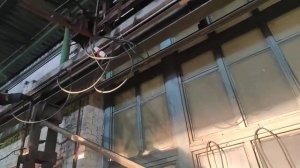 подцепили провода на кран балку на кольцах вместо рол?