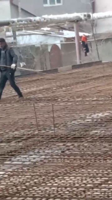 ЗАЛИВКА ДЕТСКОЙ ПЛОЩАДКИ... смотреть онлайн