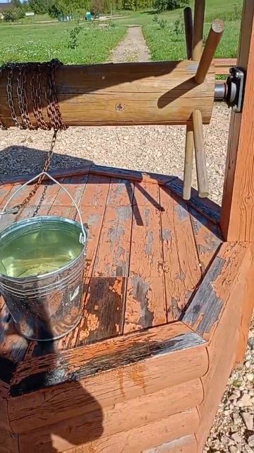 Живая водица /из колодца что в саду у света/