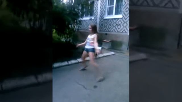 Дефка типа танцует хип хоп смотреть онлайн