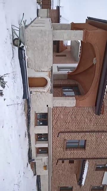 Отделка цоколя камнем
