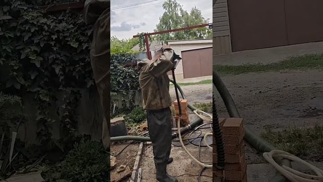 Строительство входа в яму и чистка ямы