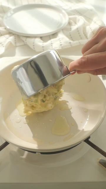 Рецепт быстрых лепешек с капустой