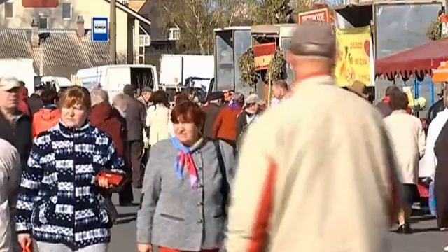 В Великом Новгороде состоялась весенняя ярмарка Сад смотреть онлайн