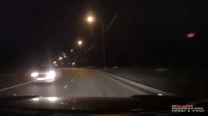 Странный тип на встречке летит в лоб. Что это было?