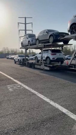 Автомобили уже погружены и направлены в порт.