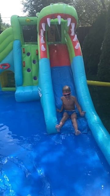 Владу А4 купили самый дорогой батут