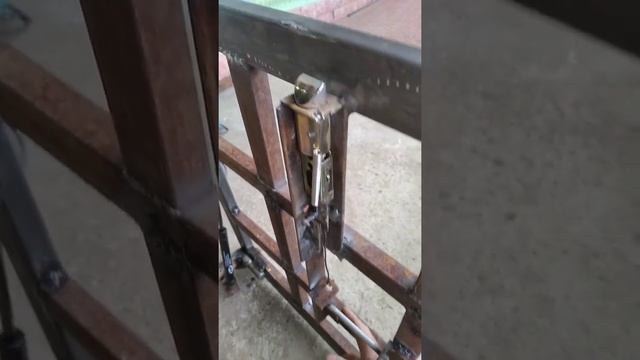 Люк в подвал смотреть онлайн