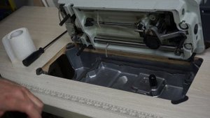 Замена масла в промышленной швейной машине. Как ухажи?
