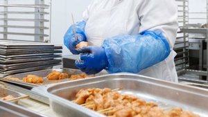 Юрист рассказал об ответственности за продажу мяса, зараженного сальмонеллой