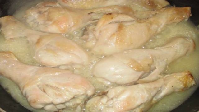 Куриные голени томленные в сковороде