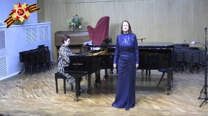 А Журбин, слова В. Аксёнова и П. Синявского «Тучи в голубом"