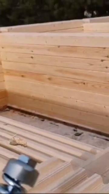 На что крепится брус при строительстве дома из профил?
