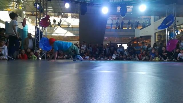 КИРИЛЛ ФОКИН vs ??? | STREET BEAT DANCE BATTLE 2018 | МОСКВА смотреть онлайн