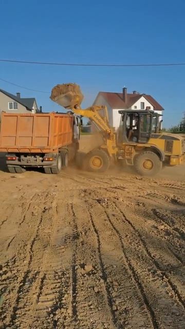 Вывоз грунта, копка котлована смотреть онлайн