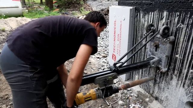 алмазное сверление от 25мм до 300мм. Dewalt D21585 смотреть онлайн